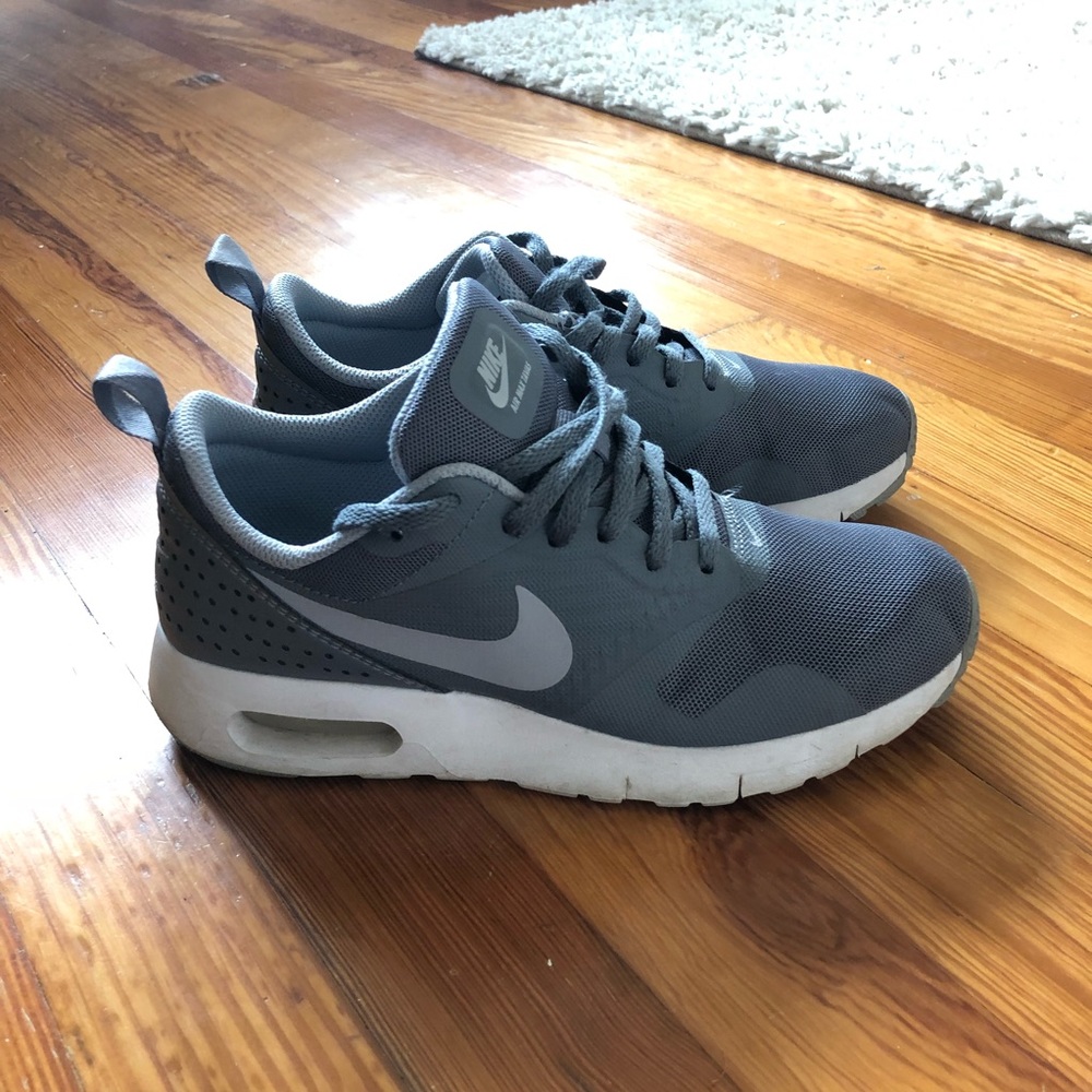Nike tennis shoes